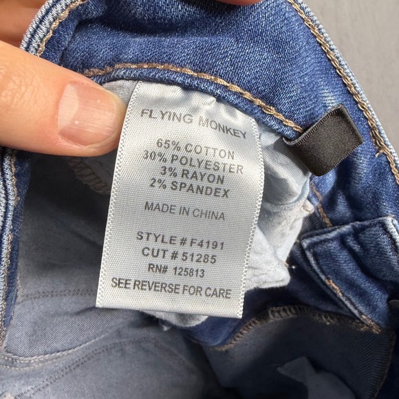 Flying Monkey Jeans Womens 30 Medium Wash Ankle Cropped Fray Fading Whiskers - Picture 9 of 11